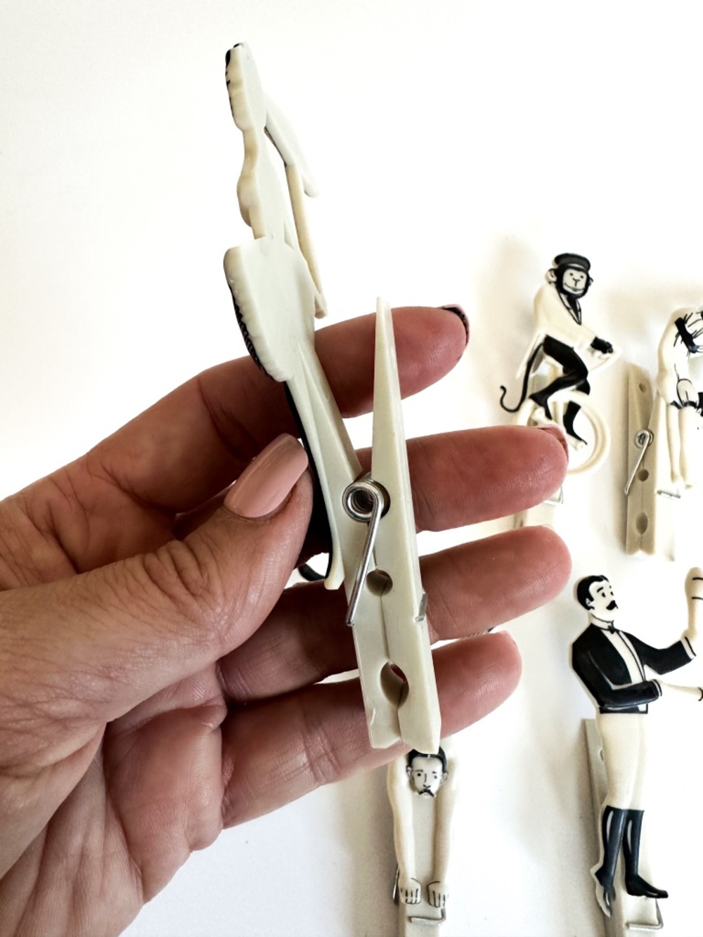 Ornamental Circus People Clothes Pins  The Amazing Pegzini Family Laundry Pegs - Picture 8 of 11